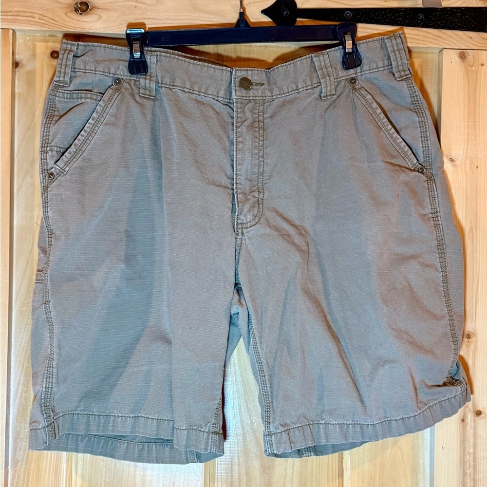 Carhartt Men's Relaxed utility work, heavy duty Tan Shorts size 38x10